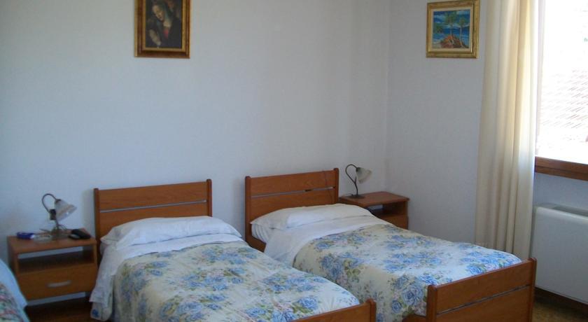 B&B Locanda La Rotonda Montale  Zimmer foto